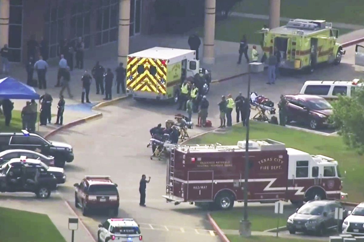 10 dead in school shooting, official says